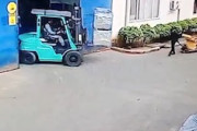 【動画】大急ぎのフォークリフトが起こした死亡事故。