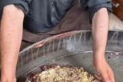 【動画】パキスタンの超巨大ハンバーグ、めっちゃうまそうｗｗｗｗｗ