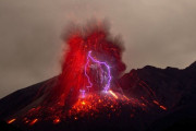 火山噴火の際に発生する火山雷がしゅごい ((((；ﾟДﾟ))))