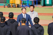 巨人　来季2軍監督に石井琢朗氏が就任　スローガンは「巨人軍だけに“強人軍”」