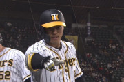 佐藤輝明、甲子園初ホームラン！ 森下のカーブを放り込む