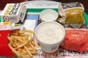 【朗報】デブワイ、マクド新作をむさぼり食う