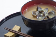 【悲報】しじみ汁の身を食べる派・食べない派で意見が分かれる
