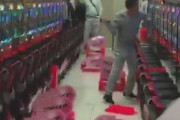 日本人特有の「パチンコ台ハンマーで破壊する」精神ｗｗｗｗｗｗｗｗｗｗｗｗｗｗｗｗｗｗ