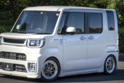 軽自動車にアホで派手なエアロつけてフルスモにするだけで煽られなくなってワロタ