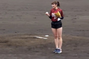 【悲報】稲村亜美、懲りずに素晴らしい格好でピッチング