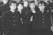 昭和のツッパリたちは、ボンタンや短ランといった糞ダサい制服をどこで手に入れていたの？