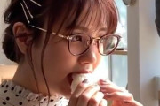 話題の「おにぎりにぎにぎ、パクッ」を映像で！with専属モデル欅坂46小林由依の『with』11月号着回しオフショット公開