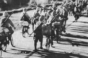 日本軍の電撃作戦に使われたのがチャリって！