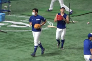【悲報】中日立浪監督、袖捲りで注意してしまう