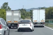 【動画】これはアホ。山陽道でキチガ●みたいにあおり運転をするプリウスが撮影されて話題に。