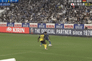 【GIF】久保建英のA代表初ゴールを導いた三笘薫のドリブル突破が凄いwww