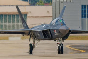 韓国の第4.5世代ジェット戦闘機「KF-21 ポラメ」1度の事故もなく試験完了…42カ月間に1600回以上飛行！