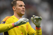 バイエルンに思わぬアクシデント…GKノイアーがスキーで骨折、手術実施で今季絶望