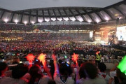 【韓国・ハンギョレ】 ペンライトの光の海となった競技場…ジャンボリー混乱を収拾したＫ-ＰＯＰスターたち