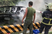 台湾陸軍のM41A3軽戦車が道路脇の畑に転落 乗員1人が死亡…金門防衛指揮部烈嶼守備大隊！