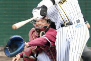 阪神　原口のサヨナラ打でノムさん追悼試合に勝利