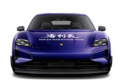 「何この車」　東京マラソンで映るポルシェに…書かれた日本語が話題「圧スゴイ」「煽られたら…」  [3/1]