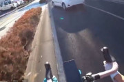 【動画】自転車乗りさん、唐突に左折してきた車に吹っ飛ばされる