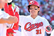 カープ坂倉、今季チーム39試合目で初の盗塁阻止！打でも一発・中学時代バッテリー組んだヤクルト木澤から3号ソロ！