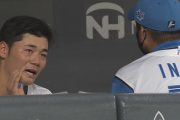 日ハム稲田コーチ、試合後ベンチで清宮と話し込む