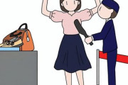 【動画】白人女性さん、空港で「性器の中まで検査する」と言われ全裸発狂wwwwwwwww