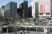 都会の駅前に絶対といっていいほどあるやつ挙げて