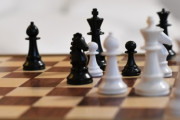人「チェスの動画上げよ」　AI「ファッ！？白と黒が戦うとか差別やろこれ！」→動画削除