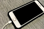 【悲報】日本人さん、気づいてしまう。「iPhone8で十分じゃね？」中古スマホが大人気