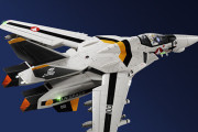 【画像あり】マクロスのVF-1 バルキリーさん、40年前にデザインされた機体なのに今見ても完璧過ぎる