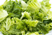 サラダを好き好んで食べる奴、0人説