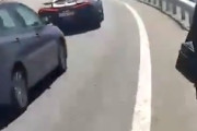 【動画】保険会社も真っ青。推定6.8億円の車にVWポロが追突してしまうw(ﾟoﾟ)w