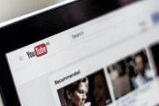 YouTubeのトラフィックは増加しているのにYouTuberの収入は激減しているらしい