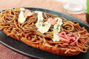 【ローソン】パンが見えない？焼きそばパンのレベルを超えた「てんこ盛焼そばロール」発売（画像）　