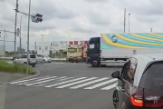 【動画】ドラレコ見直しても何故道路逆走してしまったのか分からない・・・・・・・・
