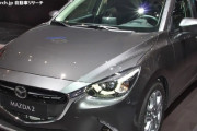 マツダ「MAZDA2」マイナーチェンジへ。新デザインで販売期間延長、後継は2025年か