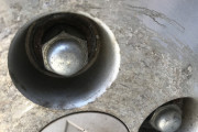 【朗報】ワイの車、タイヤ取れない