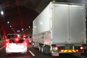 【動画】トラック運転手さん、激おこで高速道路大渋滞してしまうｗｗｗｗｗ