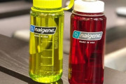 A「nalgeneいいよ」B「ナルゲン一択」C「何そのボトル？」俺「分かった買うよ」　俺「やべ手が滑った」