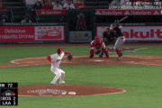 【MLB】ラガレスがホームランキャッチ！大谷を助ける超ファインプレー
