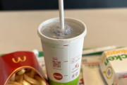 マクドナルドさん、紙ストローをやめてしまう