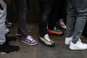 【悲報】長年続いたスニーカーブーム、終焉・・・