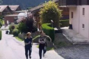「走るリズムまでピッタリ！」本田真凛＆宇野昌磨、高地で魅せた“シンクロ坂道ダッシュ”動画にファン大興奮「しょまりん尊い」「最高すぎる」