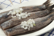 海外「オランダ人って本当にニシンを生で食べてるの？」