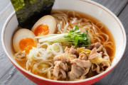 【悲報】ラーメン屋店員「お客さん、そろそろ出てもらえますか！？(怒)」←これｗｗｗｗｗ