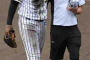 阪神・井上が左足負傷か　練習途中に球場を去る