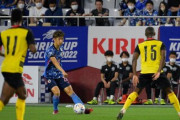 【日本代表】懸念の左サイドバックに新星が現る 初招集・伊藤洋輝が見せた安定感とダイナミズム