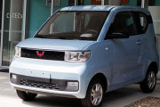 中国製の50万円EV、テスラを上回る人気　エアバッグなど不要な部分を削ってコストダウン  [9/5]
