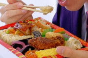 【悲報】物価高なのにサラリーマンのランチ代平均400円に、ワンコインですらなくなってしまった