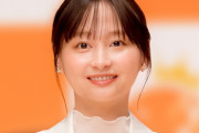 ブルーのウェアを纏い“つぶらな瞳”でジッと…影山優佳、“ゴルフ練習宣言”に岡本夏美ほか「いいね！」